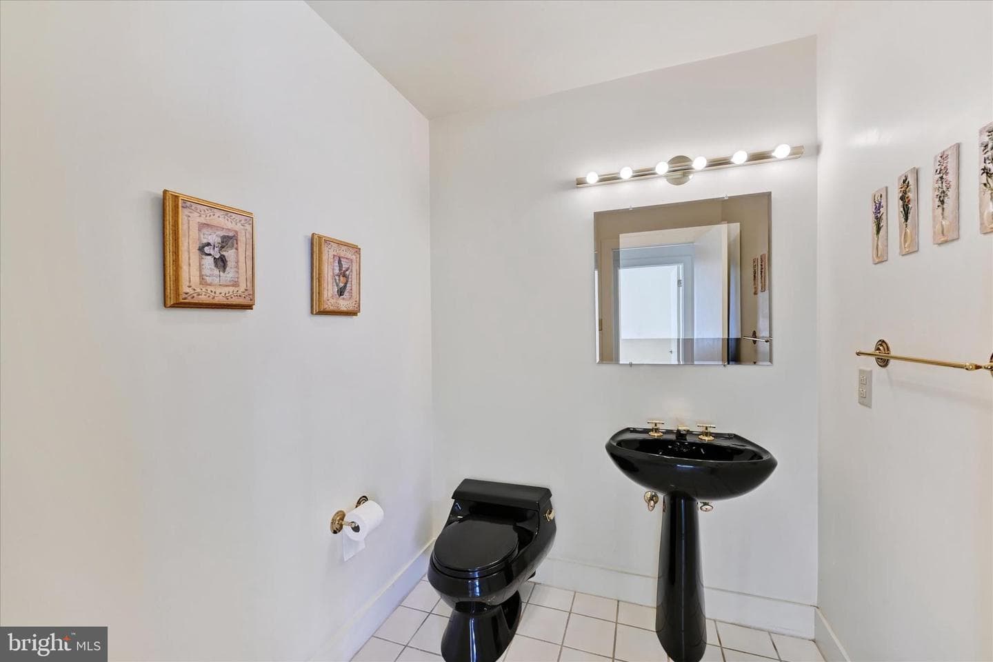 1 Ruxton Green Court photo 49
