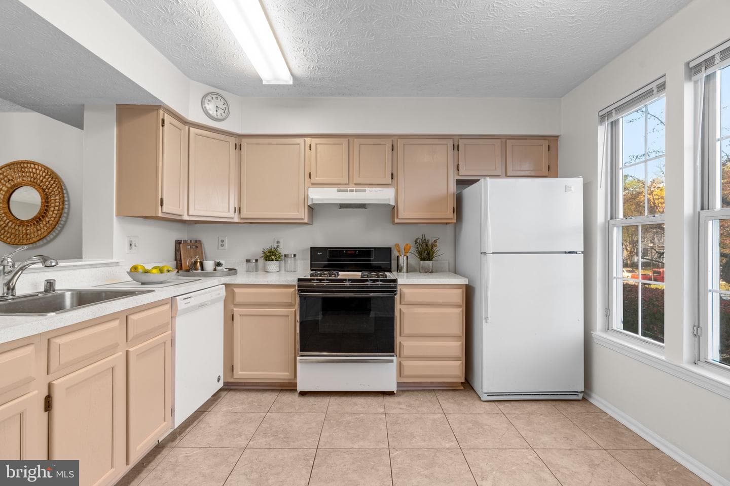 963 Joshua Tree Court photo 8