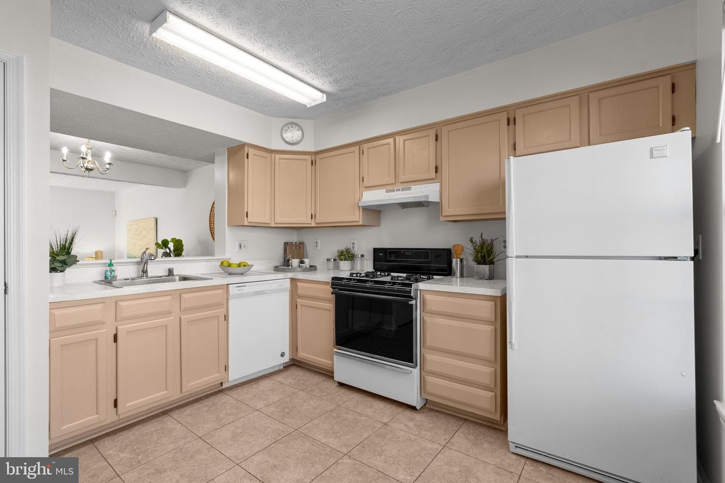 963 Joshua Tree Court photo 9