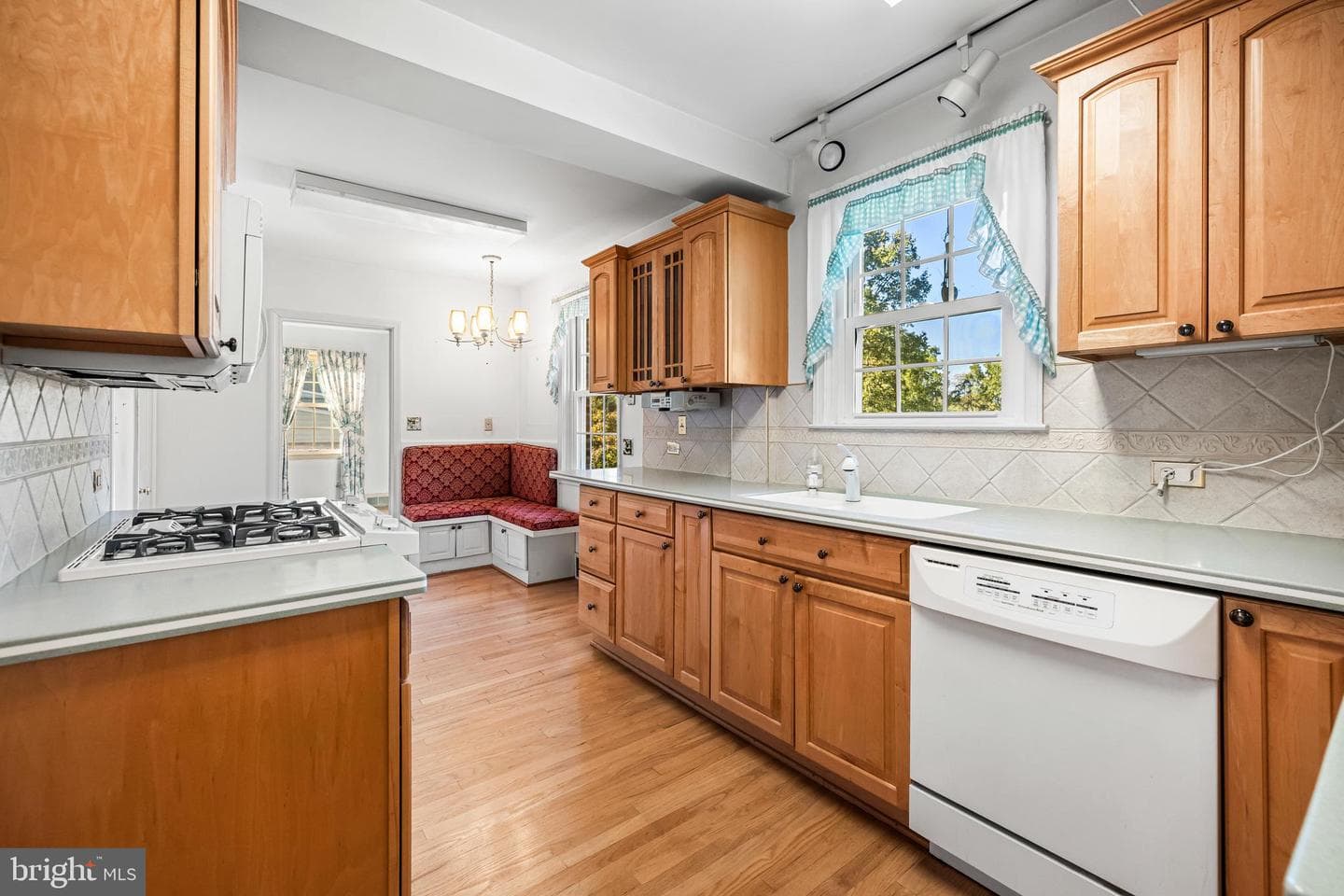 8208 Bellona Avenue photo 8