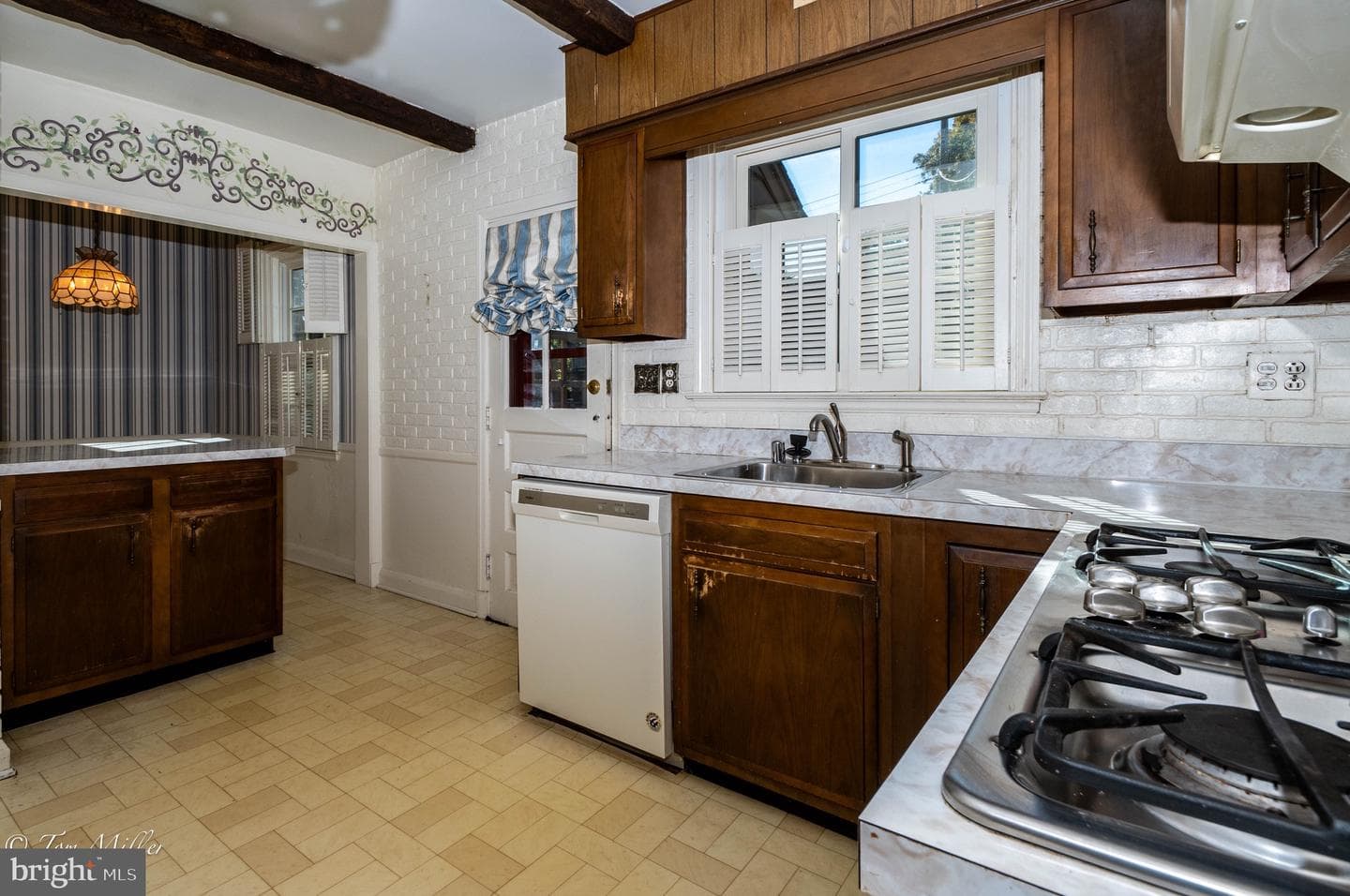 517 Worcester Road photo 11