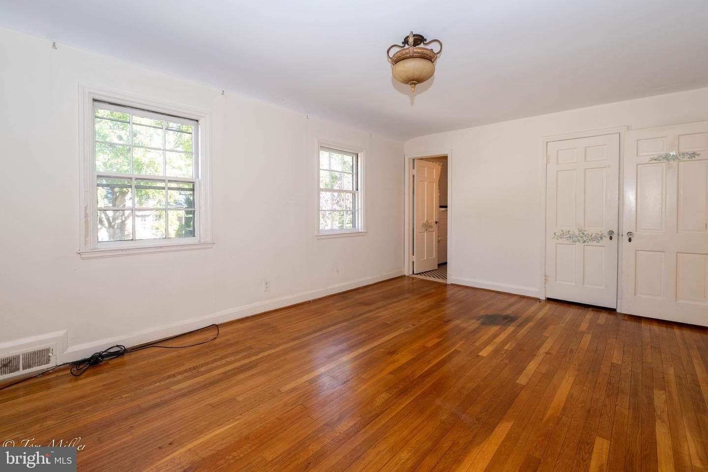 517 Worcester Road photo 16
