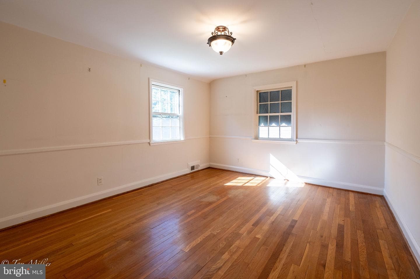 517 Worcester Road photo 20
