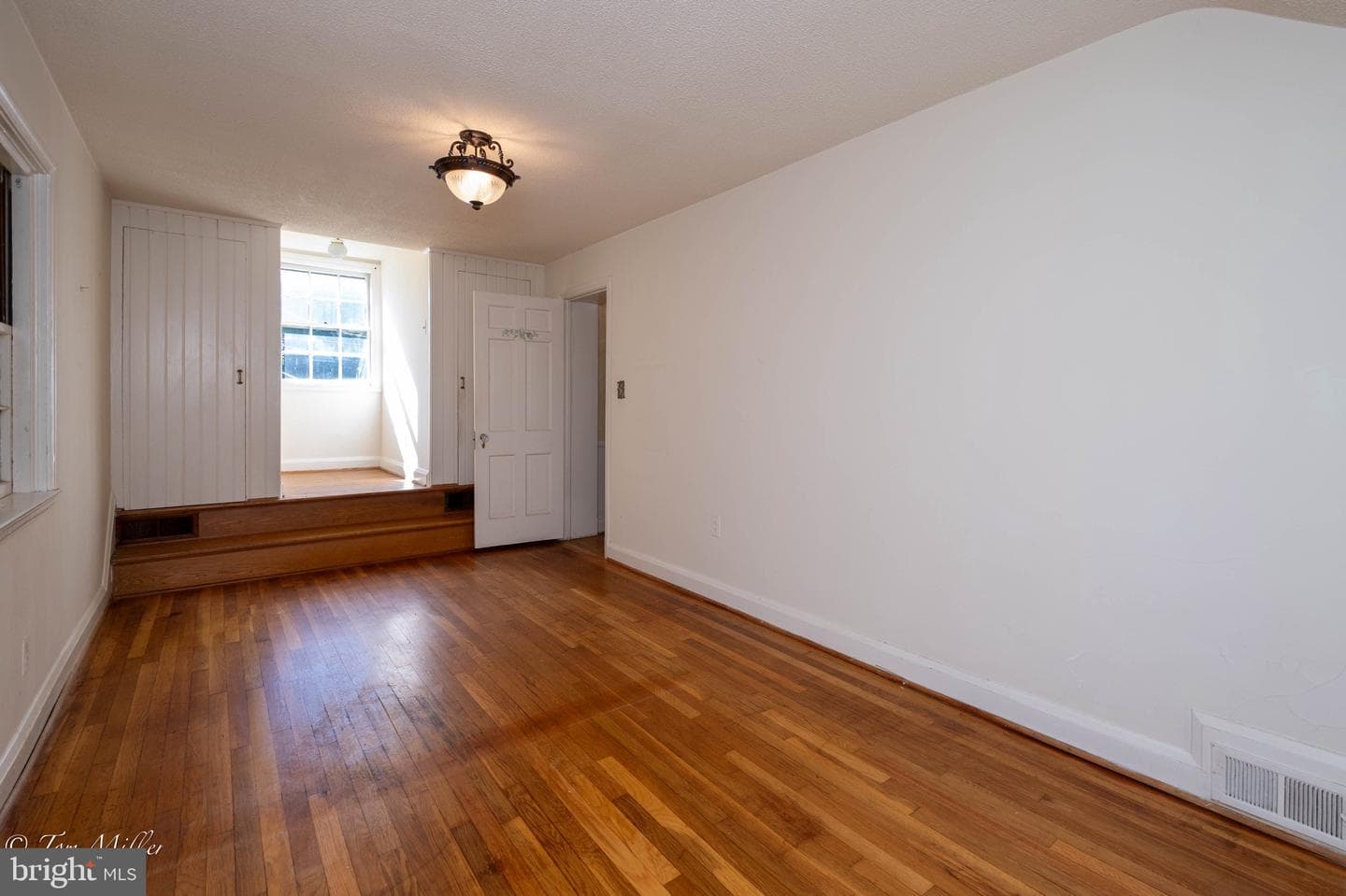 517 Worcester Road photo 27
