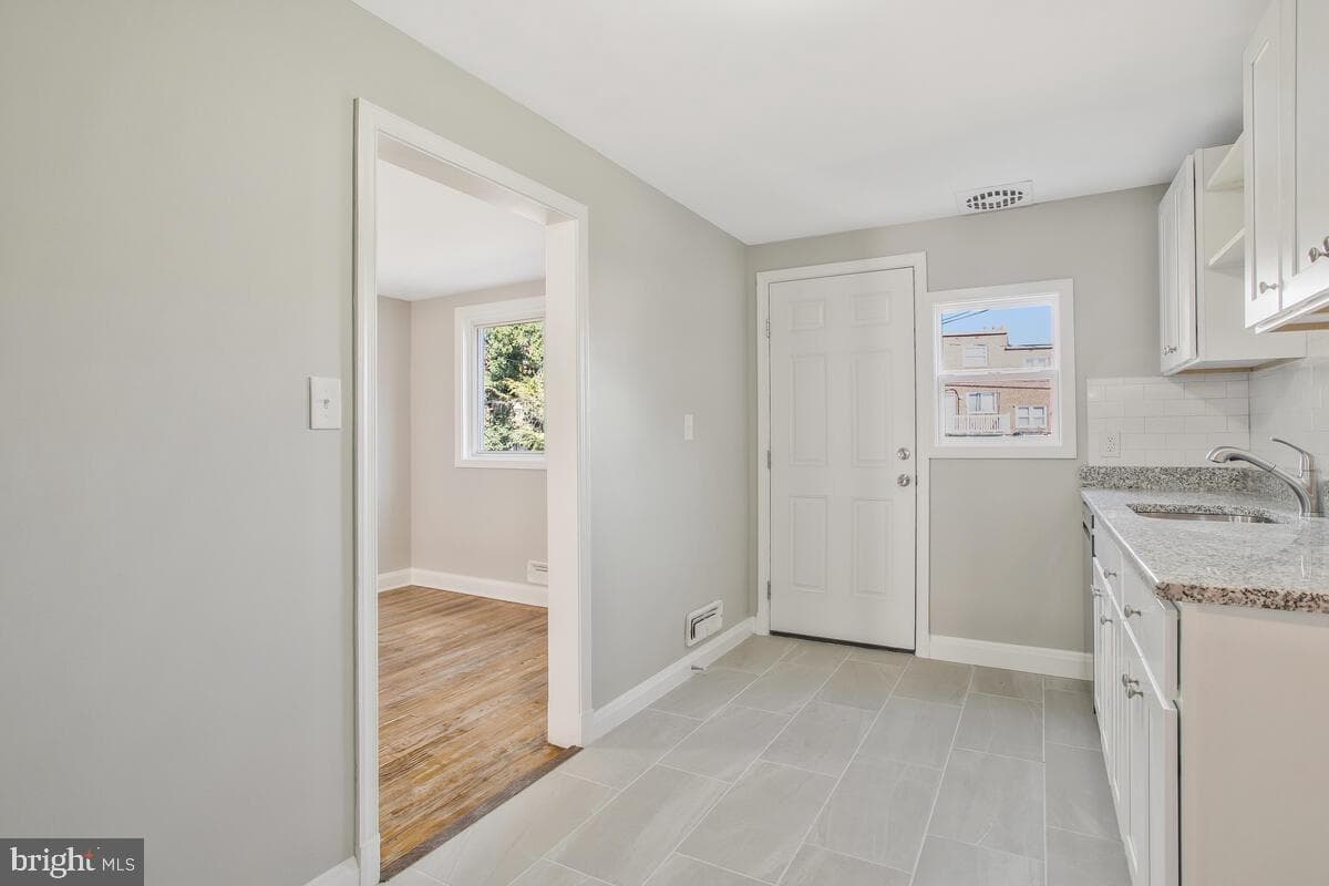 1376 Deanwood Road photo 14