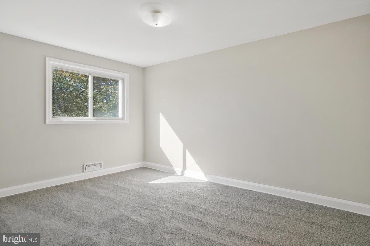 1376 Deanwood Road photo 15