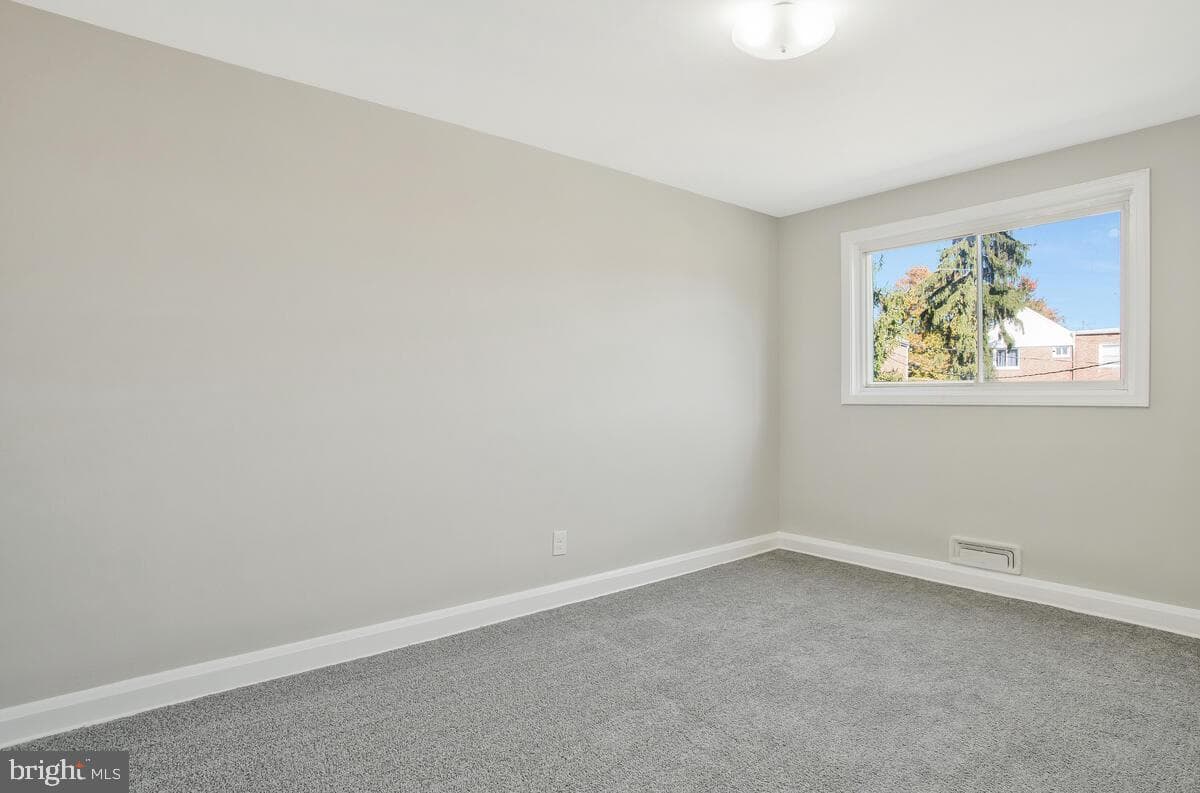 1376 Deanwood Road photo 17