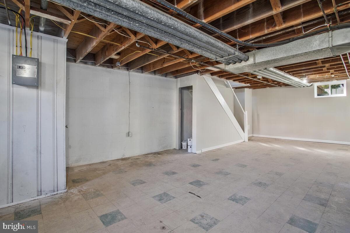 1376 Deanwood Road photo 25