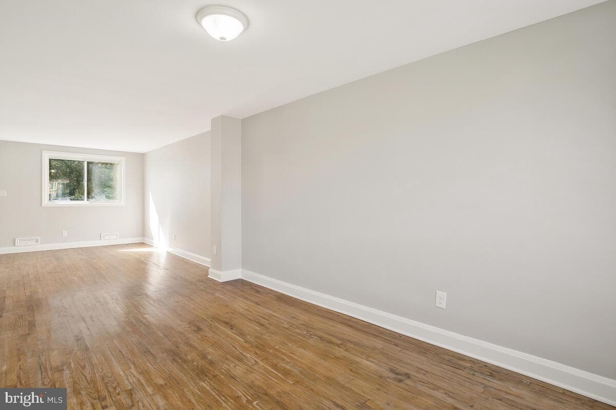 1376 Deanwood Road photo 5