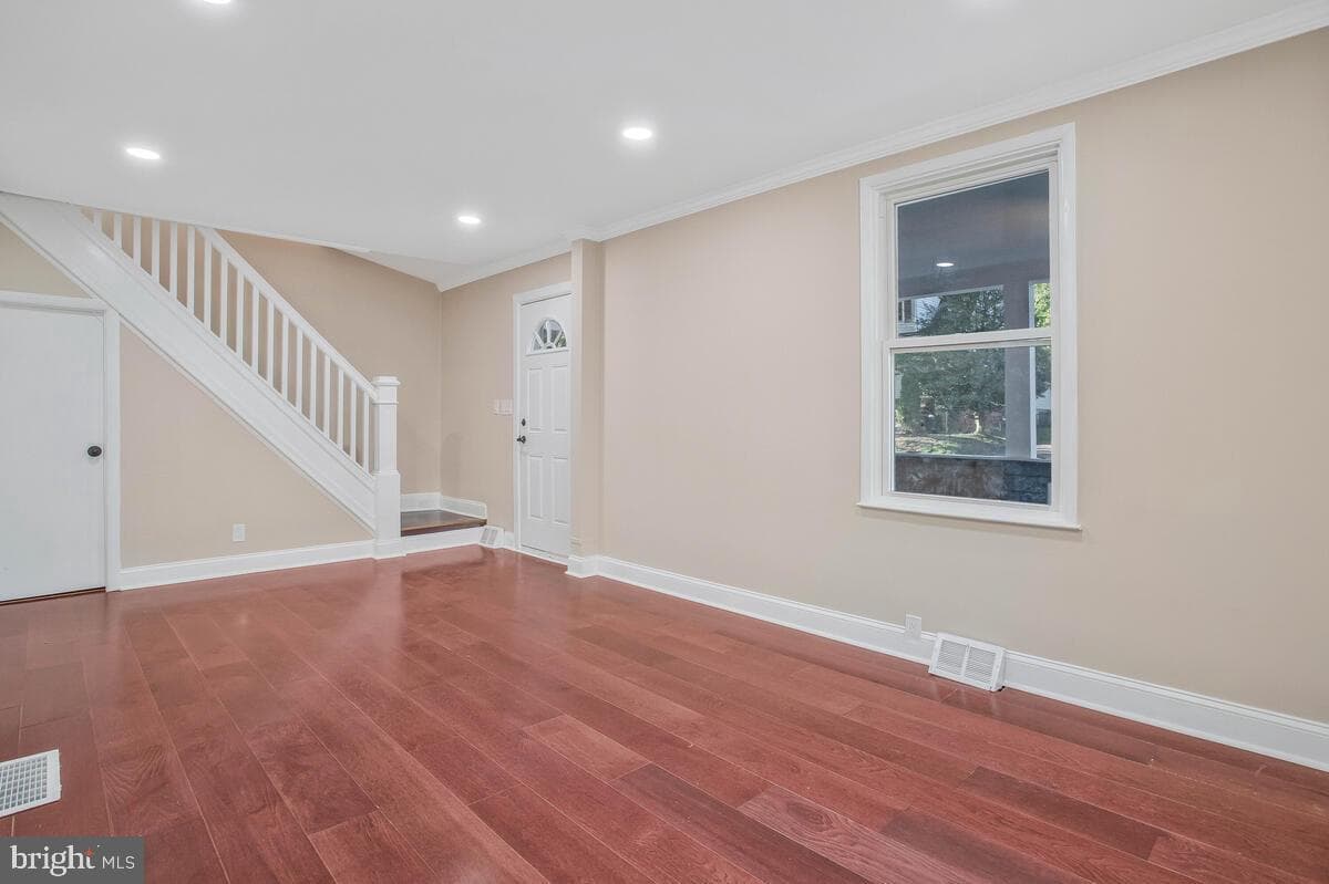 2802 Hillcrest Avenue photo 7