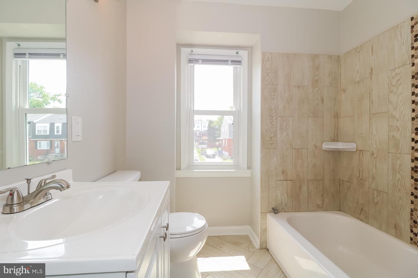 5674 Leiden Road photo 10