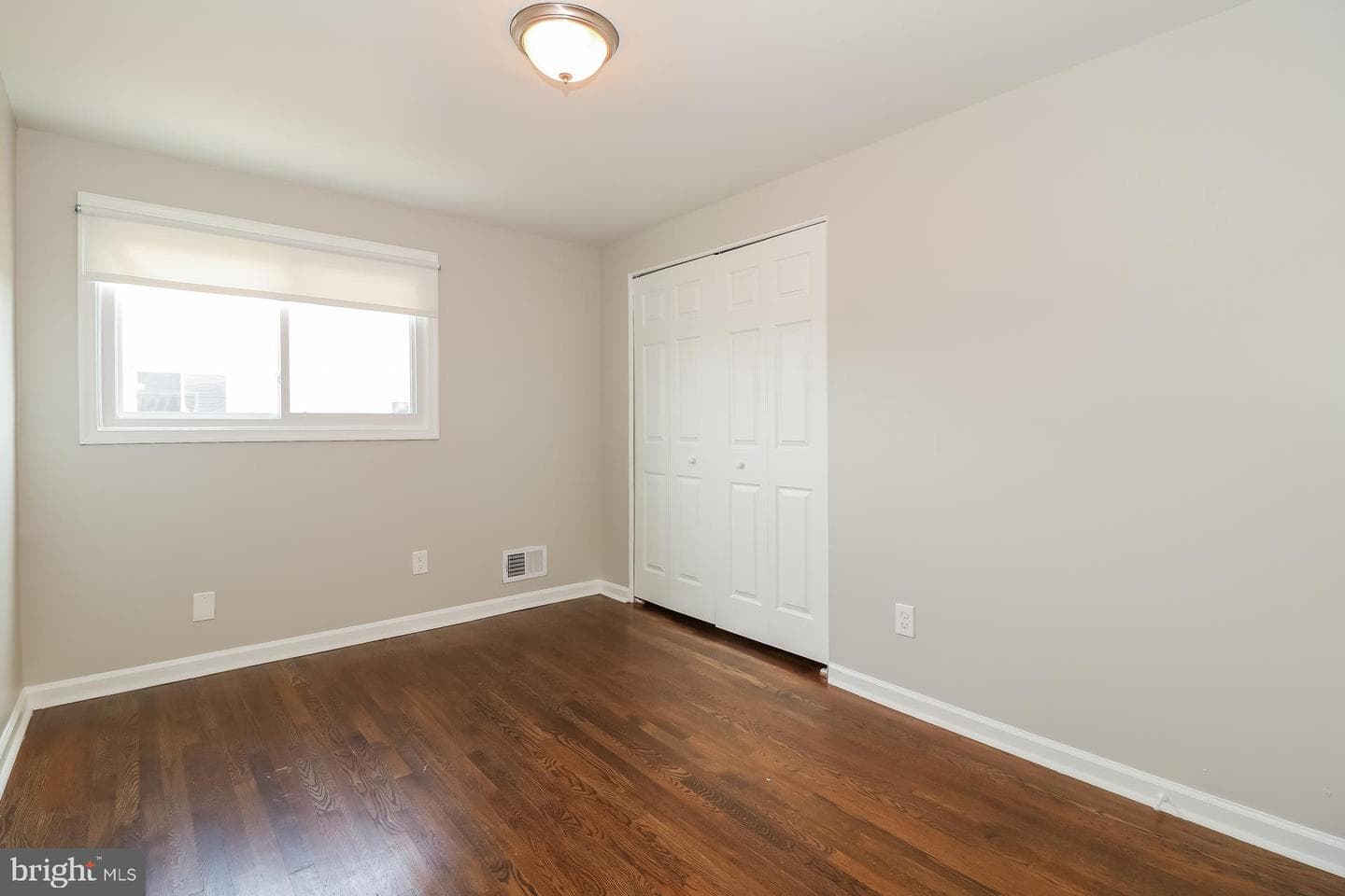 5674 Leiden Road photo 11