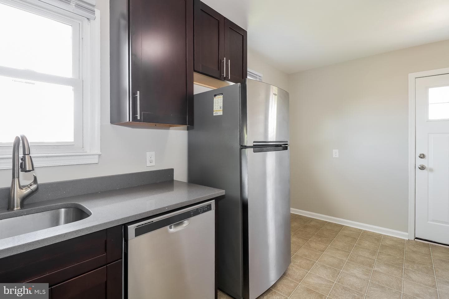 5674 Leiden Road photo 5