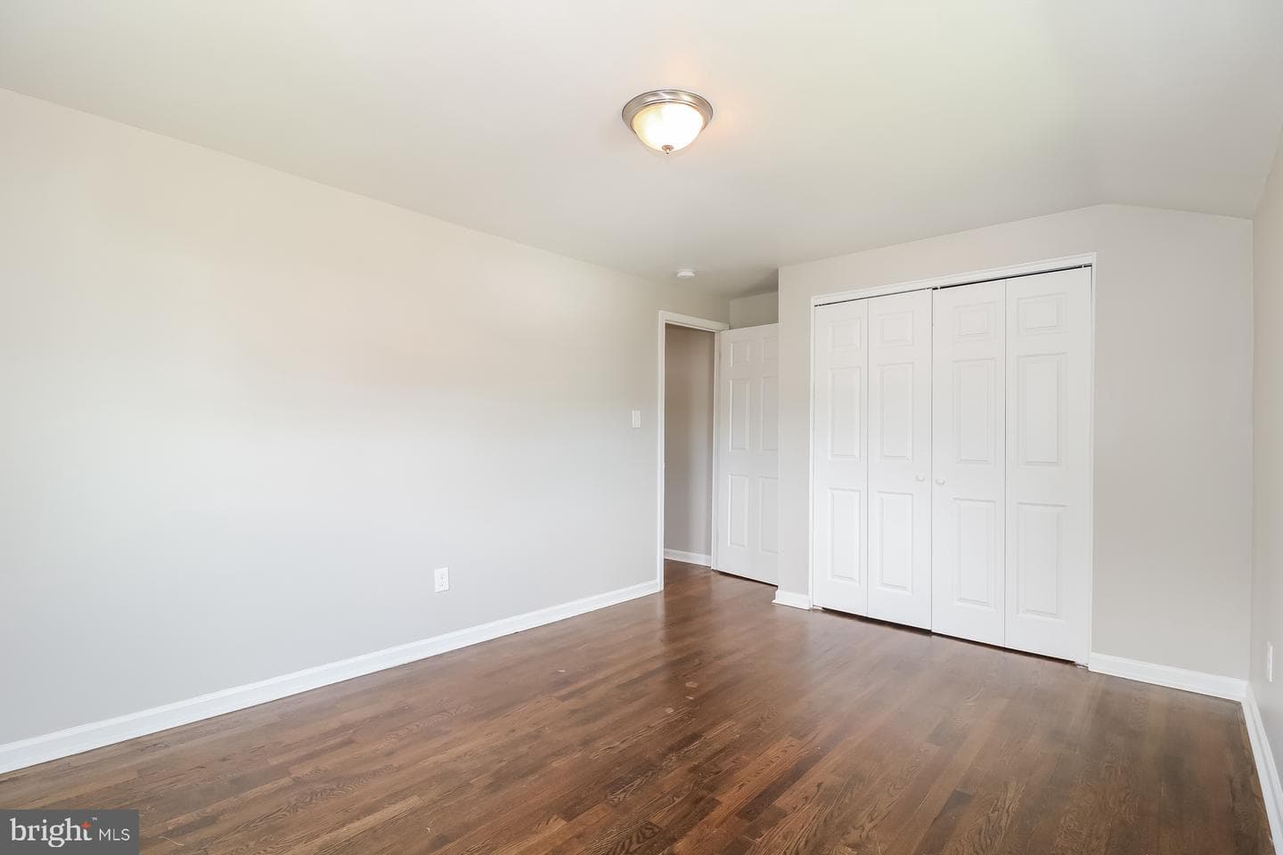 5674 Leiden Road photo 9