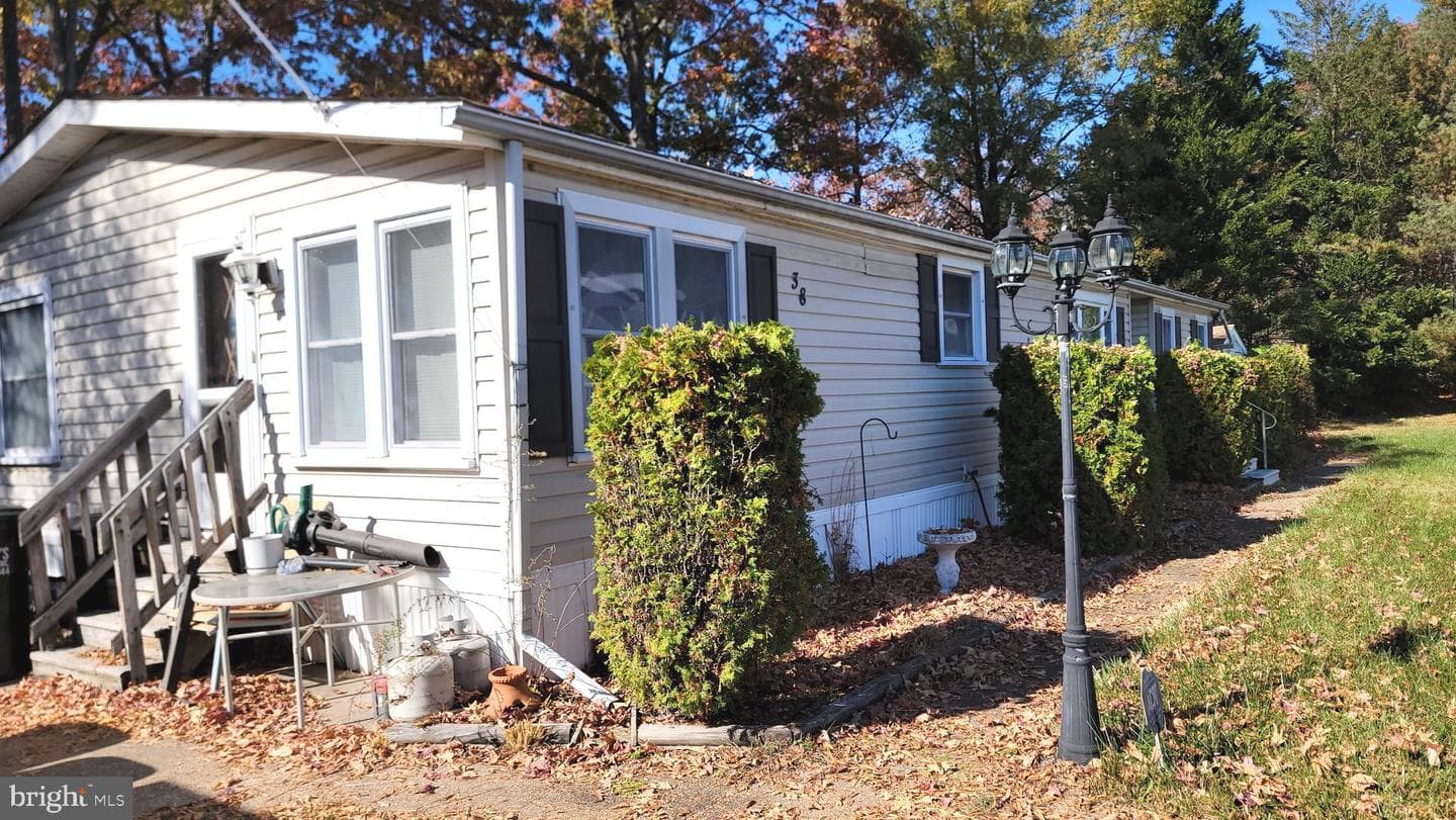 38 Tearose Dr photo 4