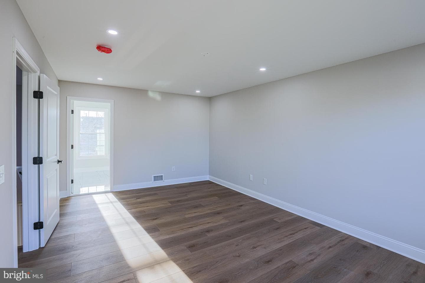 9804 Linden Hill Road photo 27