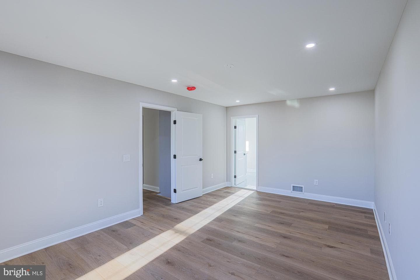 9804 Linden Hill Road photo 29