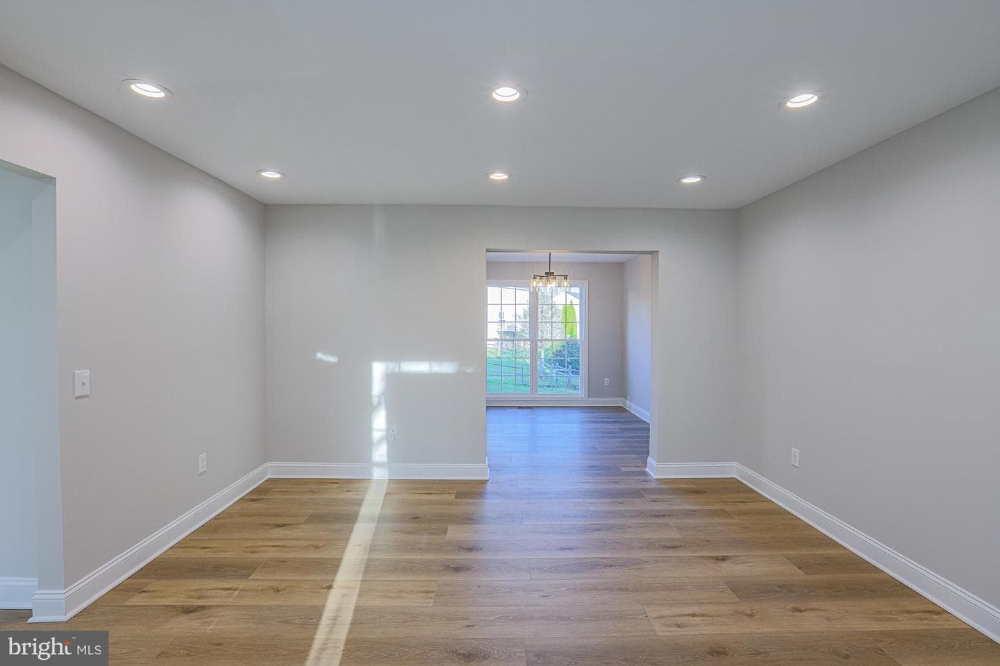 9804 Linden Hill Road photo 5