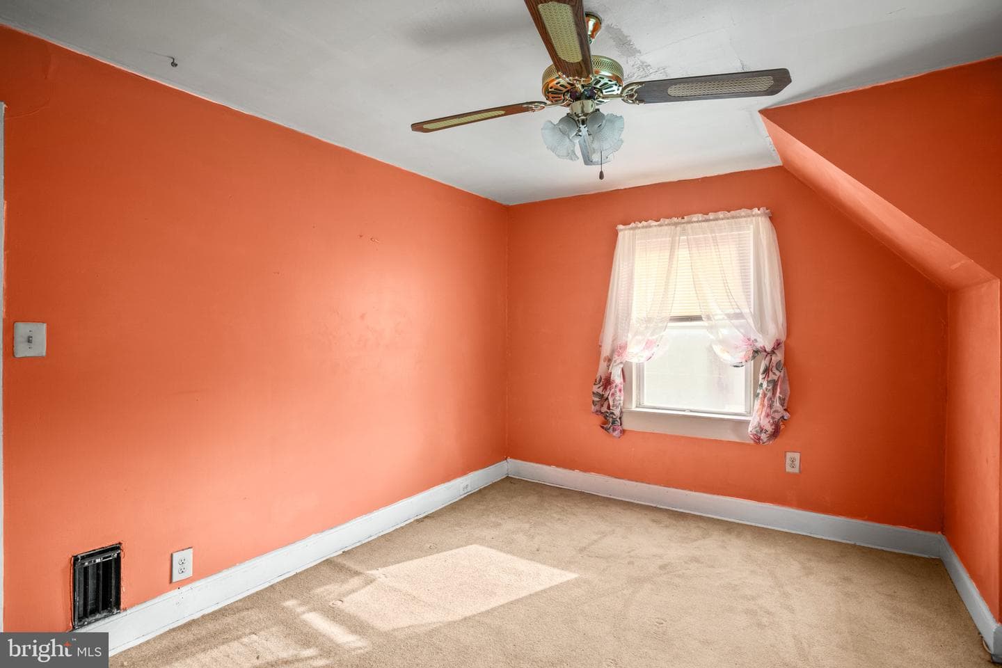 73 N Dundalk Avenue photo 17