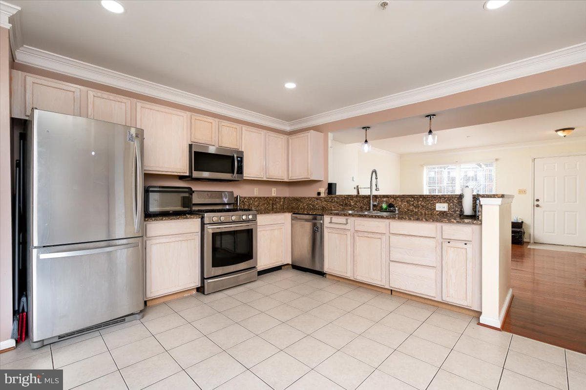 2422 Sarum Court #2422 photo 11