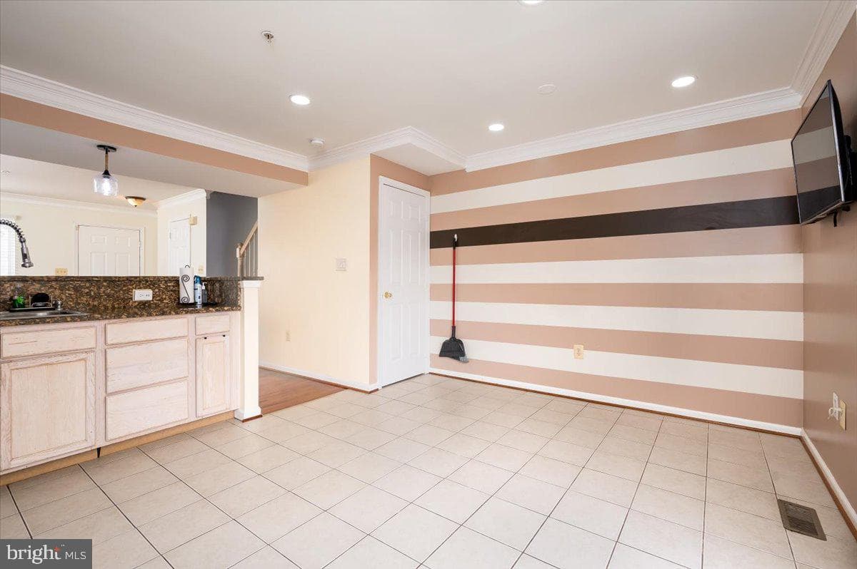 2422 Sarum Court #2422 photo 12