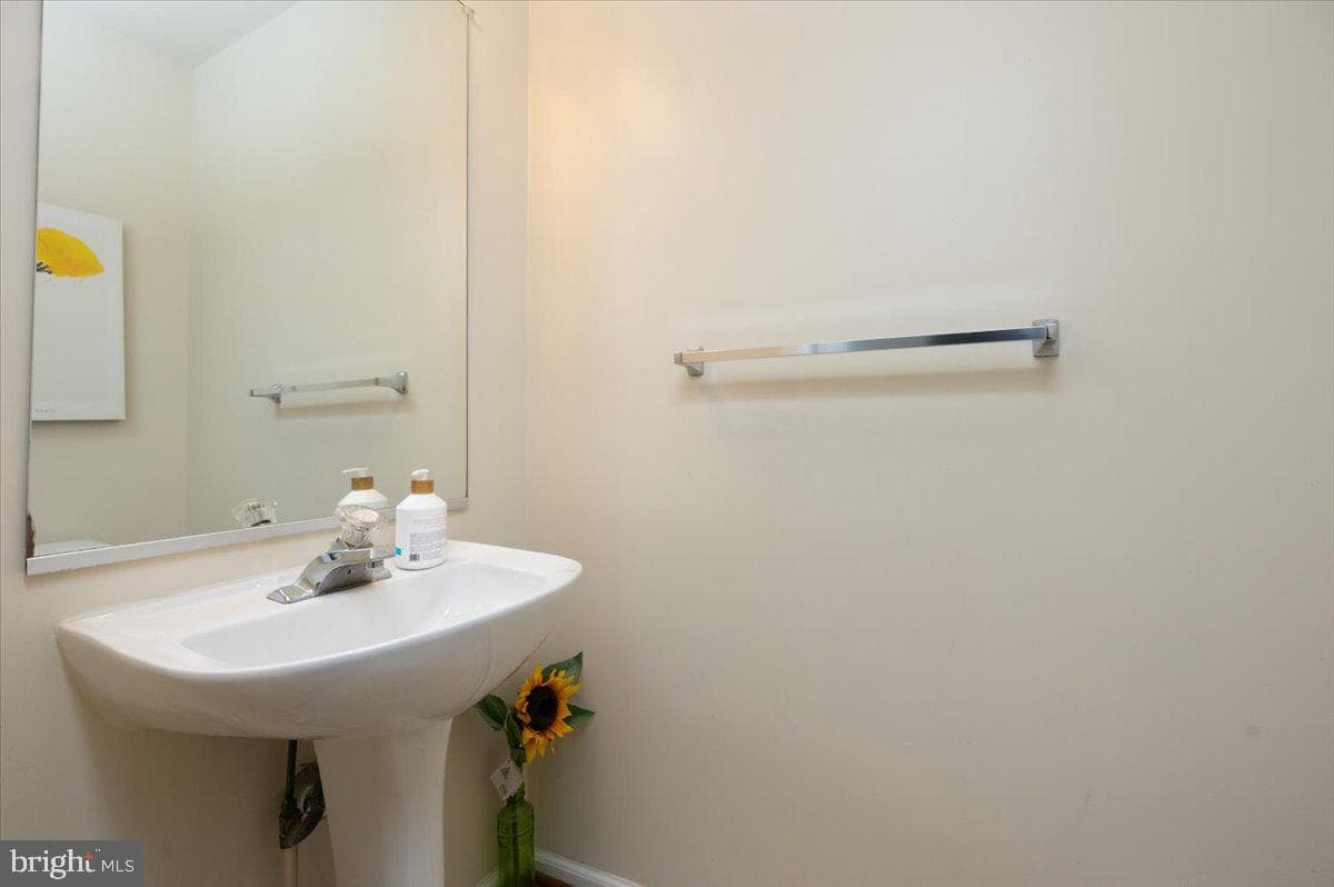 2422 Sarum Court #2422 photo 14