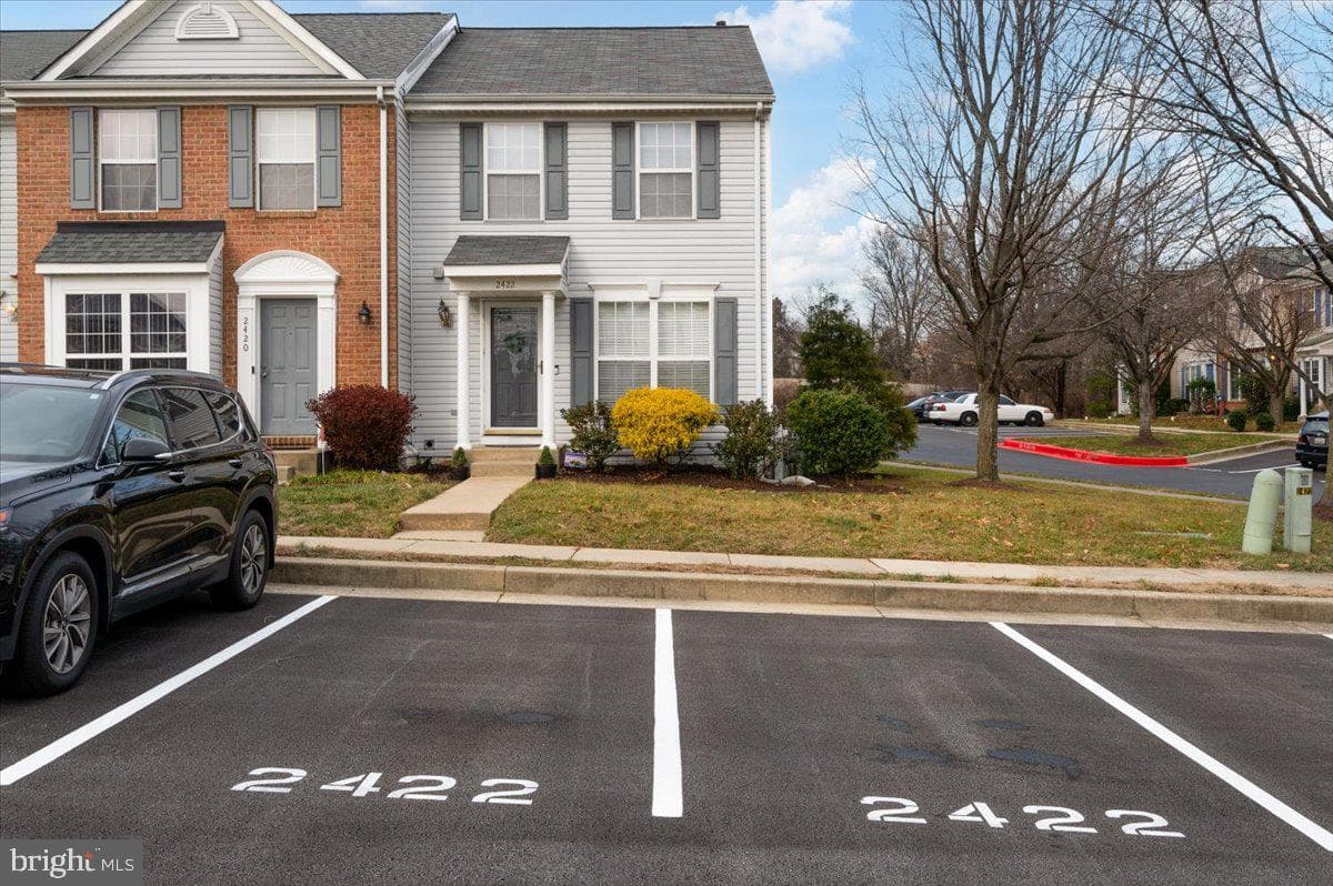 2422 Sarum Court #2422 photo 4