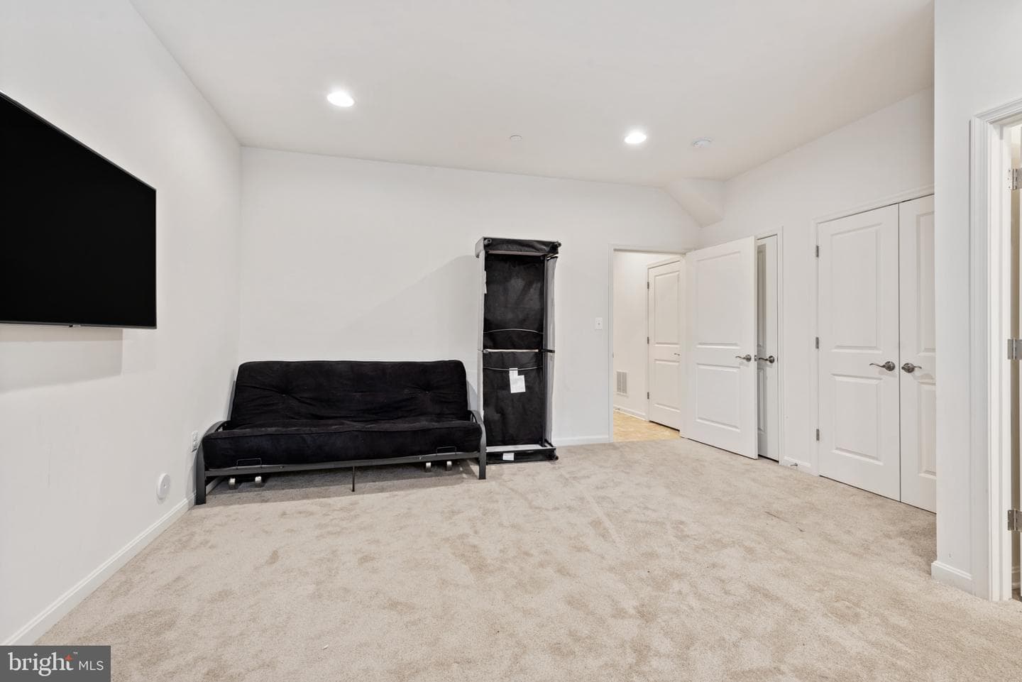 302 Top Cottage Court photo 11