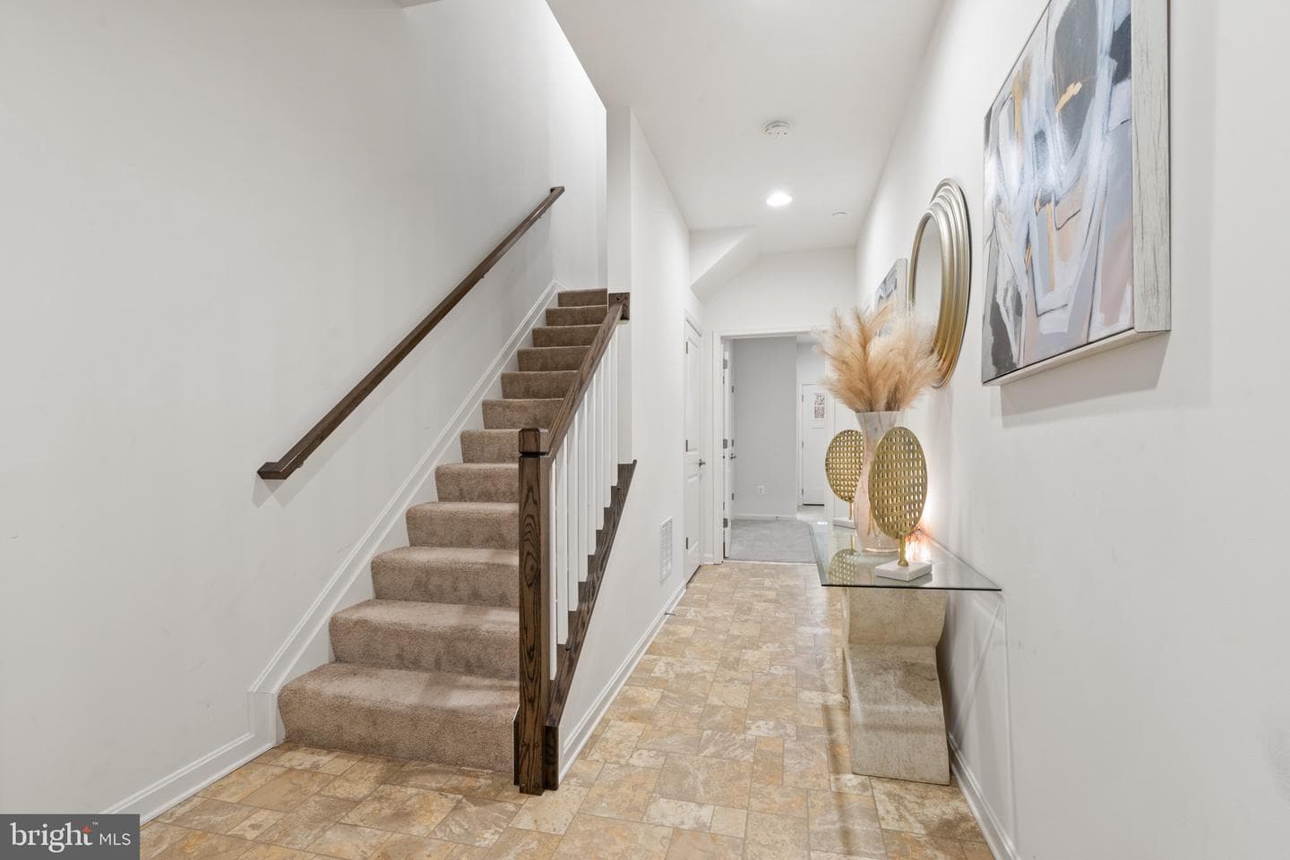 302 Top Cottage Court photo 8