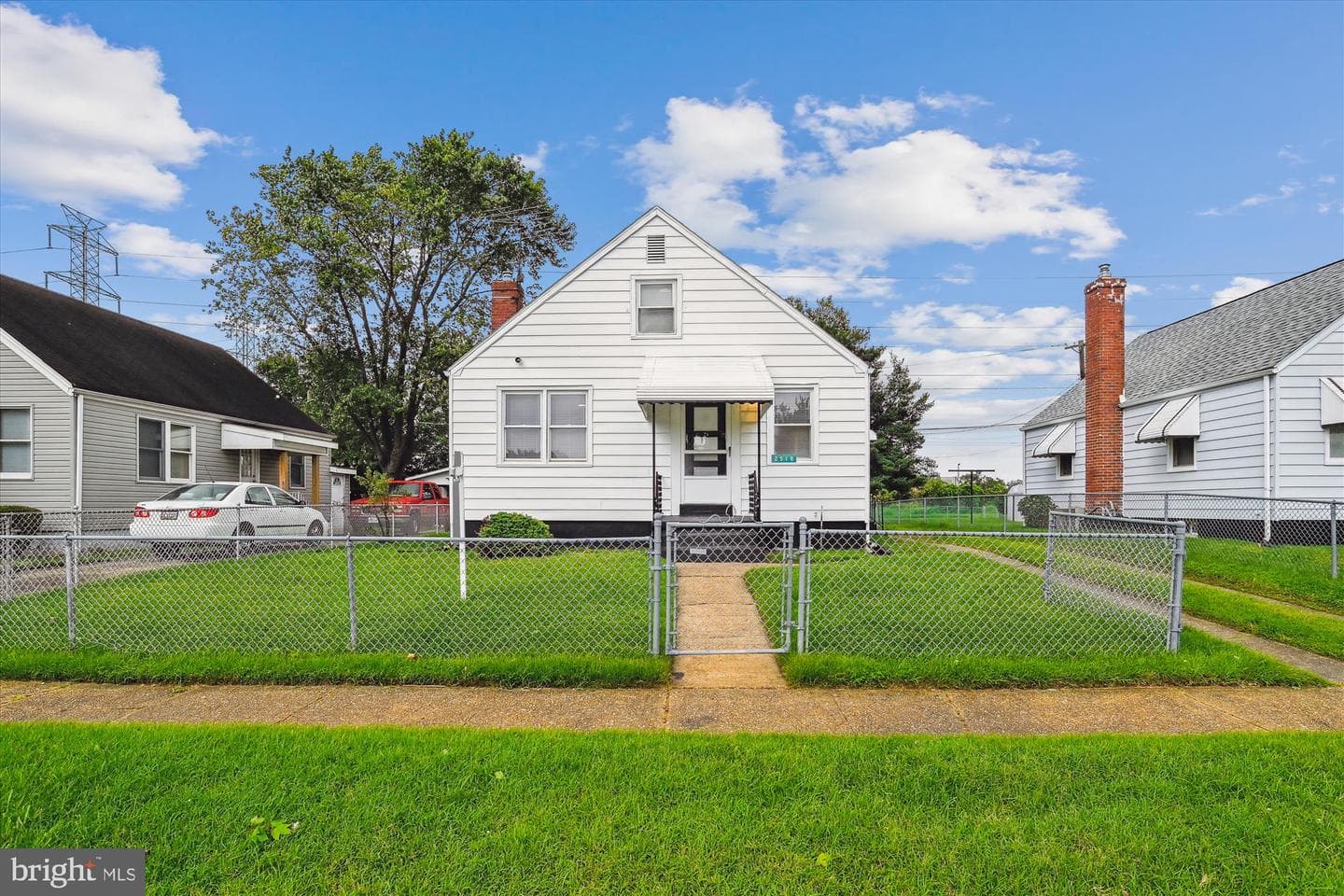 2518 Plainfield Road photo 2