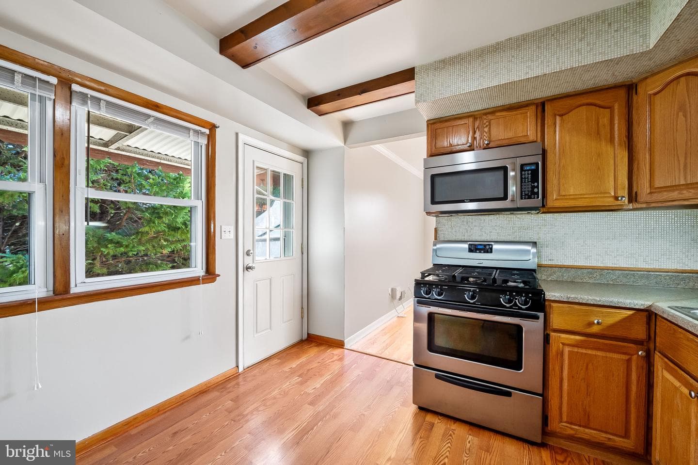 3408 Lambros photo 14