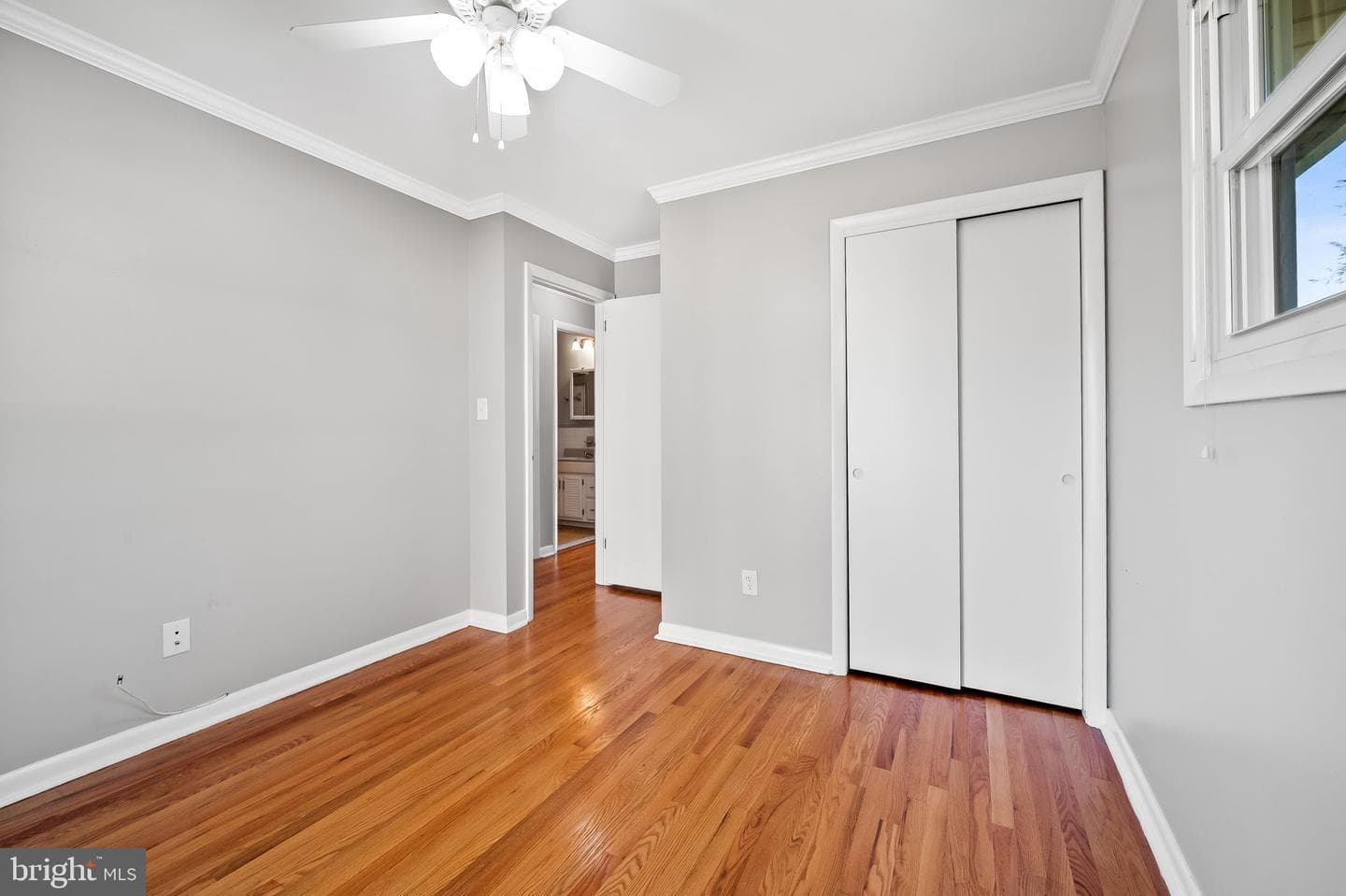 3408 Lambros photo 23