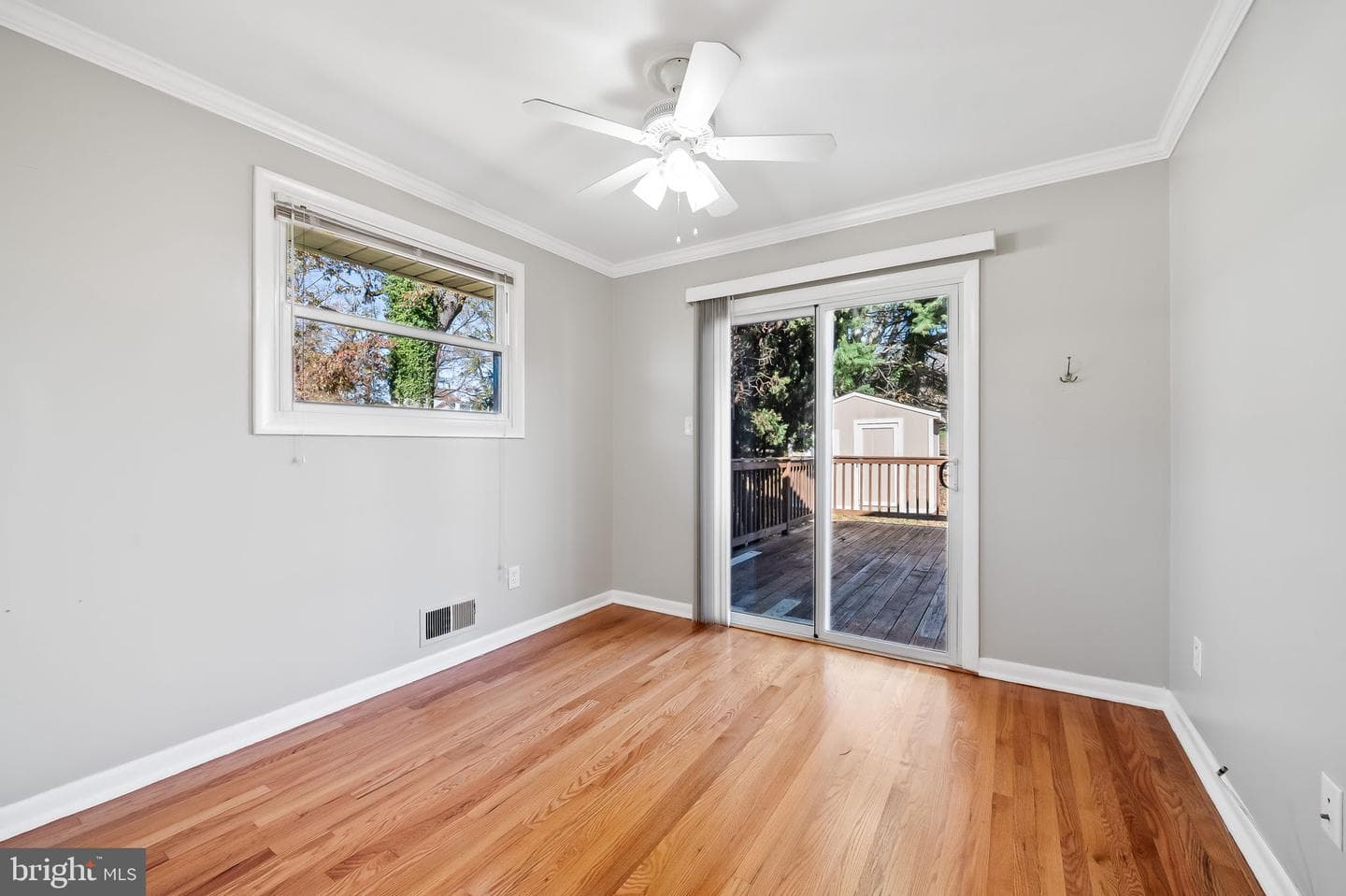 3408 Lambros photo 24