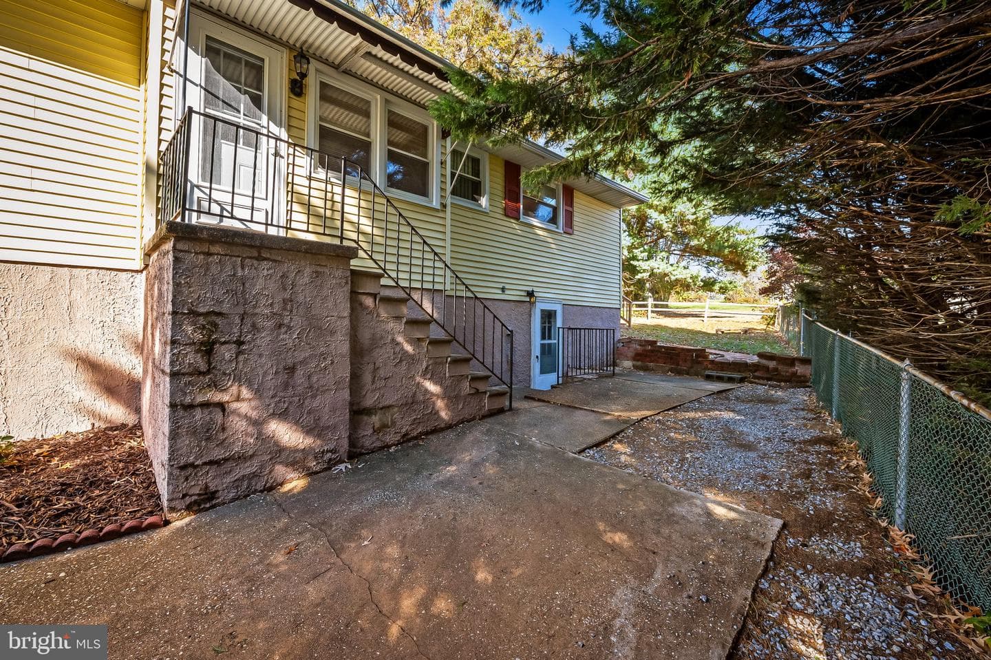 3408 Lambros photo 36