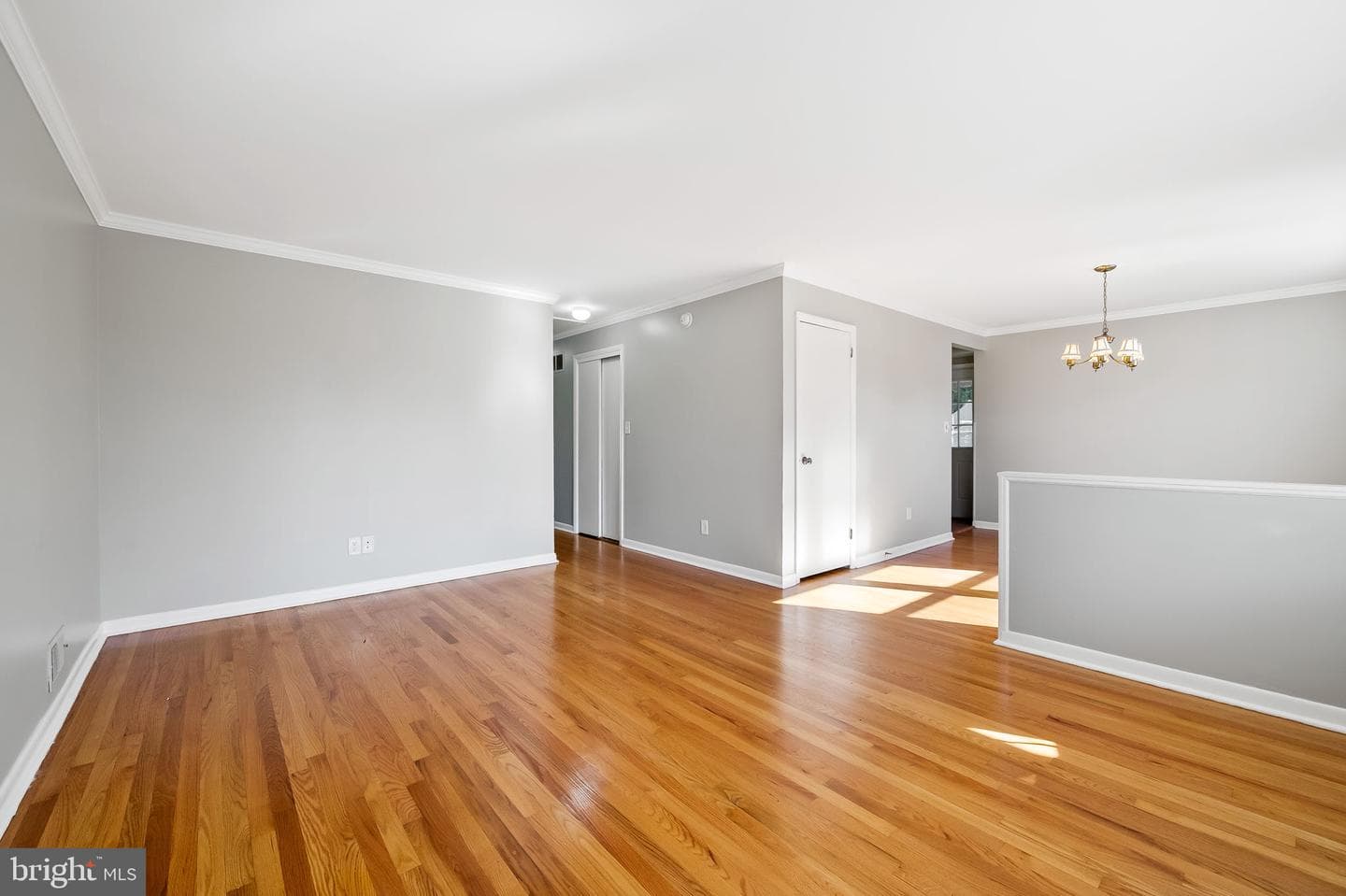3408 Lambros photo 8