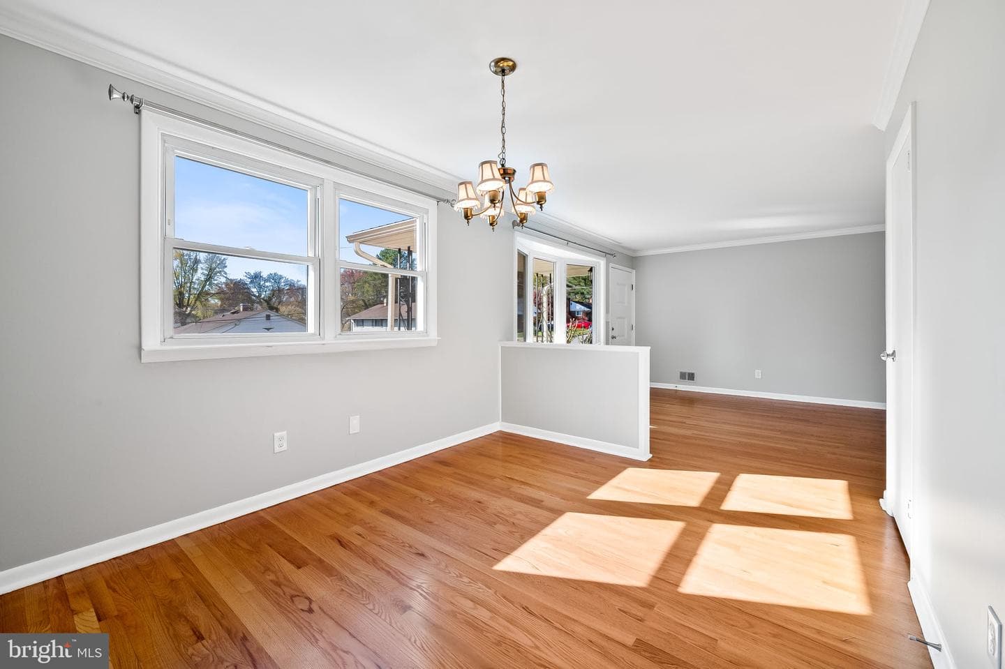 3408 Lambros photo 9