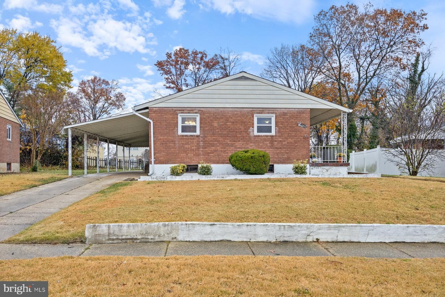 810 Bobby Road photo 2
