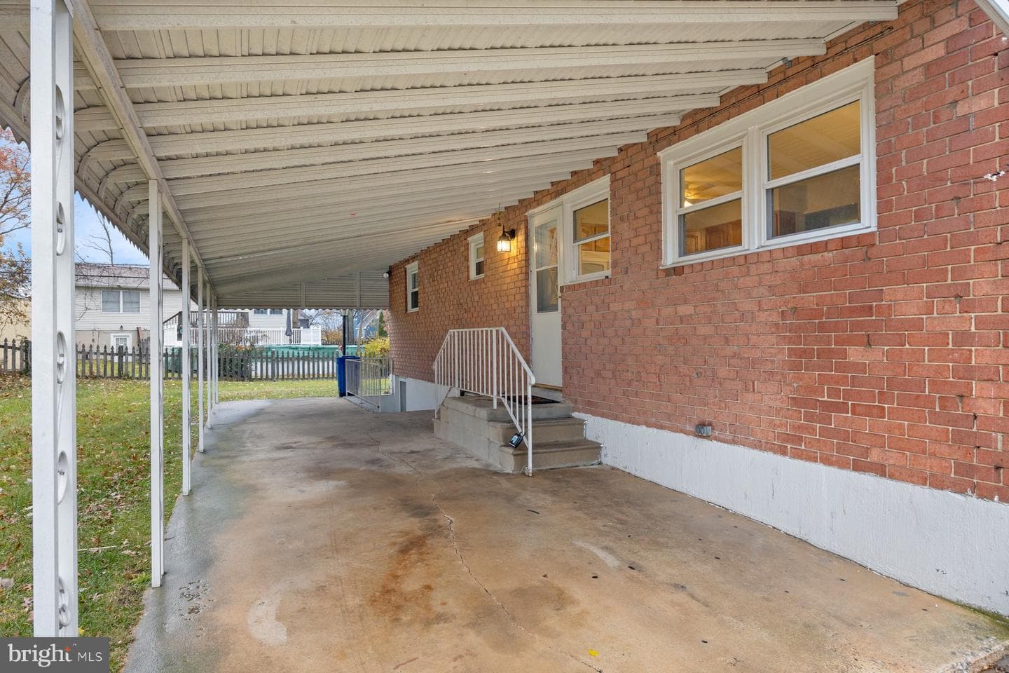 810 Bobby Road photo 4