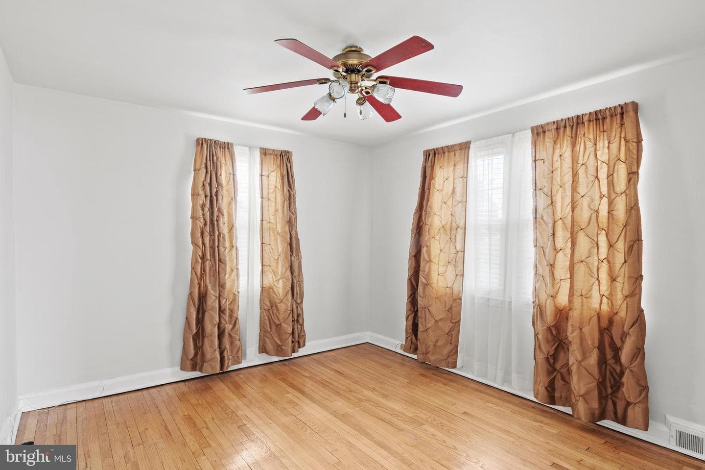 3511 Hillsmere Road photo 11