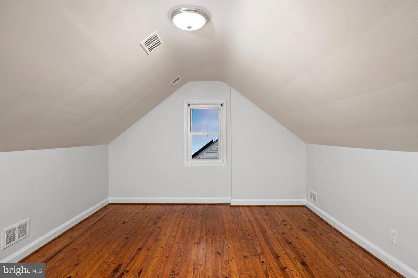 3511 Hillsmere Road photo 17