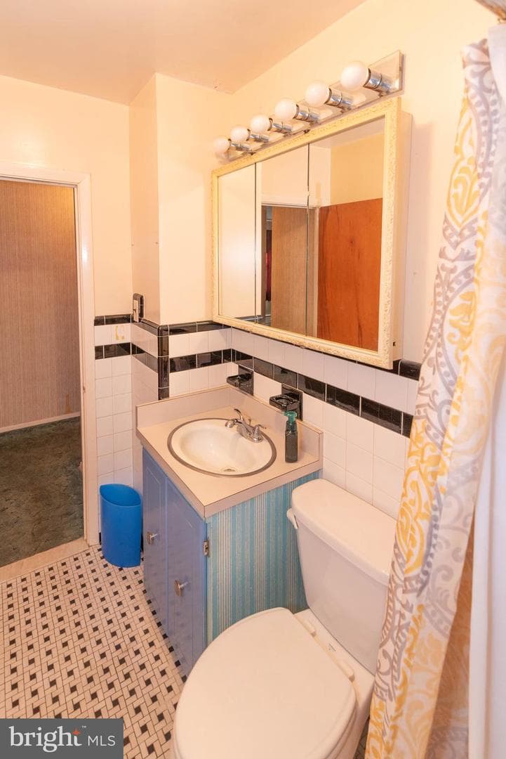 12111 Park Heights Avenue photo 23