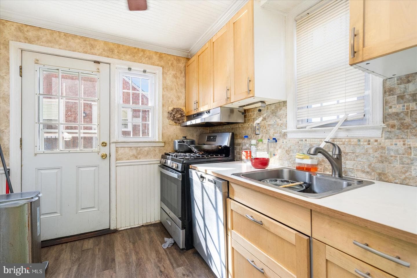 1826 Weyburn Road photo 15