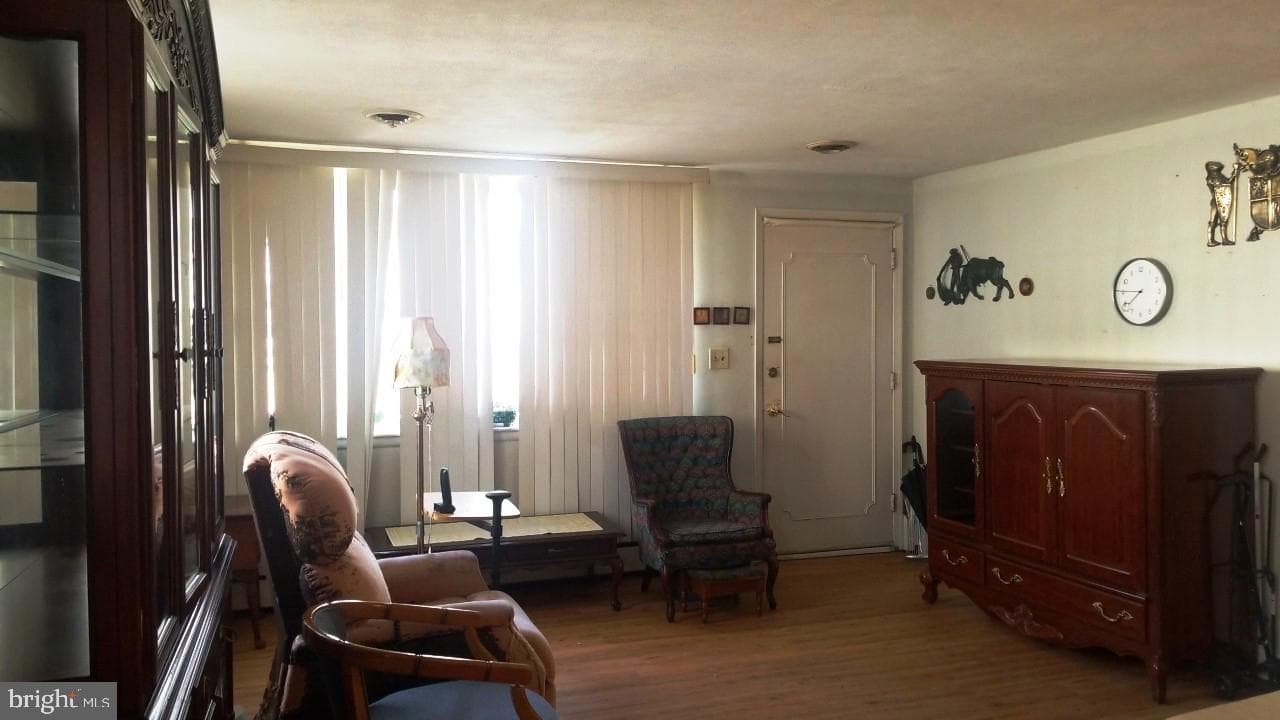 443 Maryland Avenue photo 9