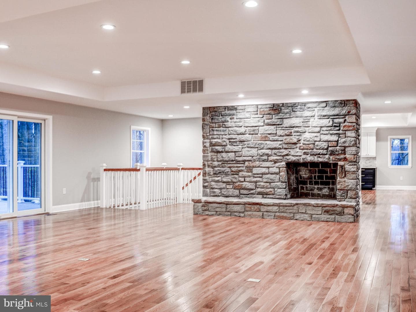 11317 Manor Road photo 8