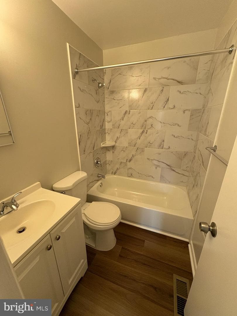 7004 Upper Mills Circle photo 21