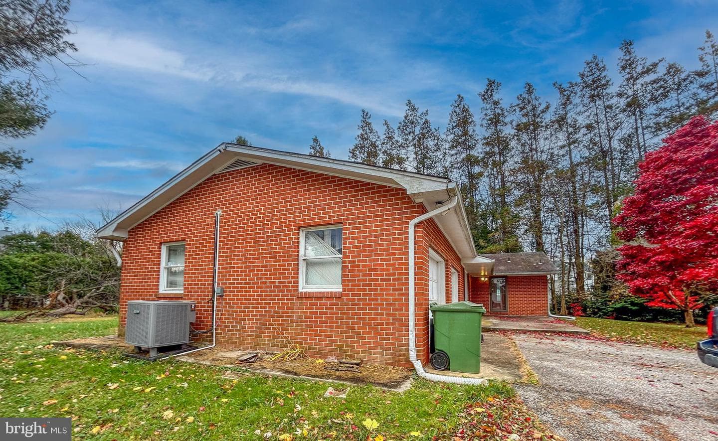 9017 Marcella Avenue photo 4