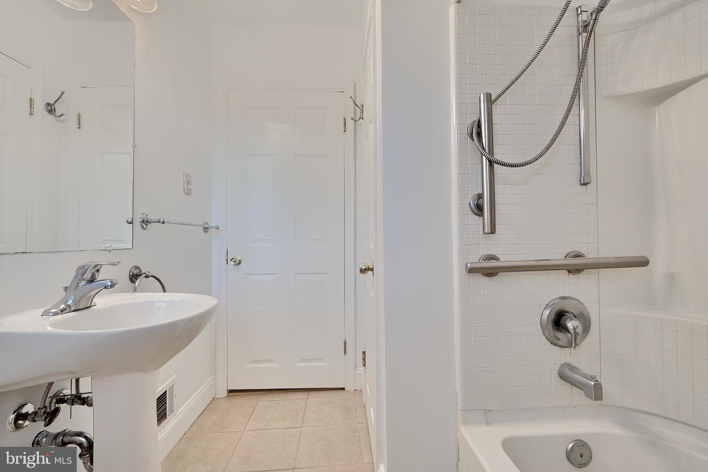 1027 Winsford Road photo 18