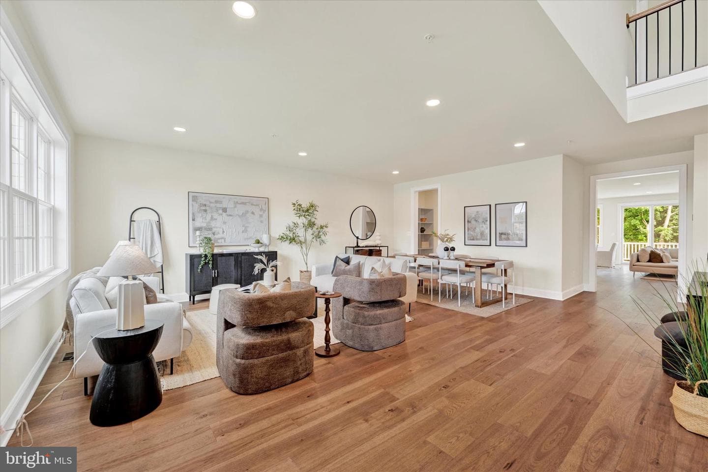 138 Villabrook Way photo 4