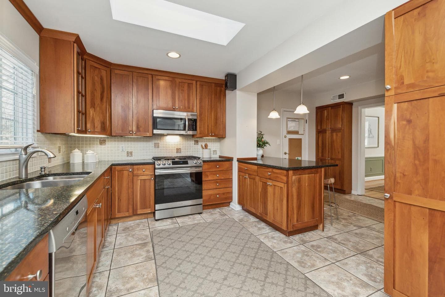 514 Yarmouth Road photo 10
