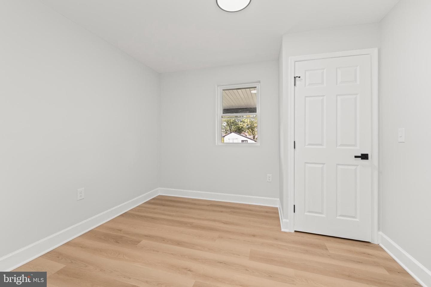 9512 Horn Avenue photo 21